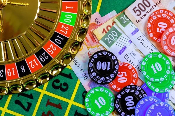 Live blackjack betting panel and player action buttons on suhuqq interface